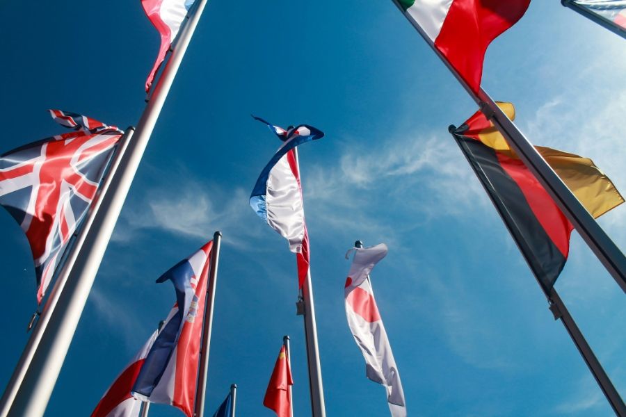 Drapeaux en hauteur